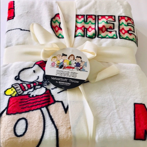 Peanuts Other - Peanuts VelvetSoft Throw 55’x 70’ NEW 🔥